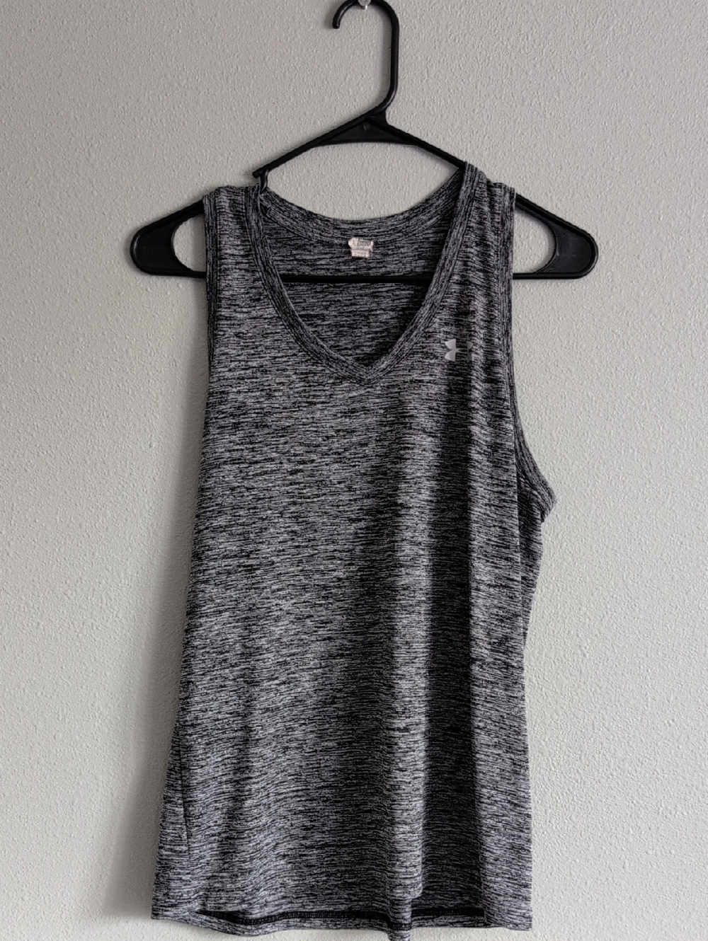 Under Armour Women’s Gray And Black V-Neck Performance Tank Top
